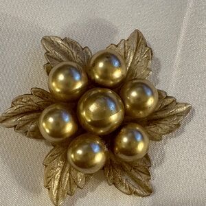 Elegant Gold Vintage Bakelite Floral Brooch